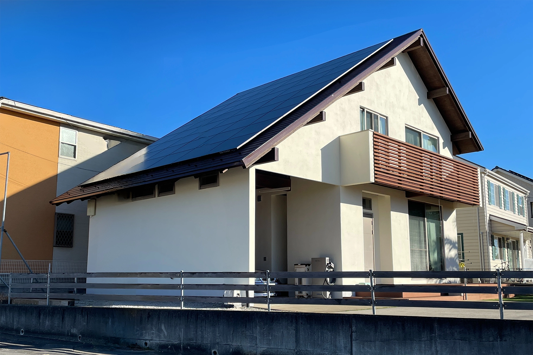 築14年の戸建てを高耐久、遮熱性能UPの屋根外壁塗装リフォーム