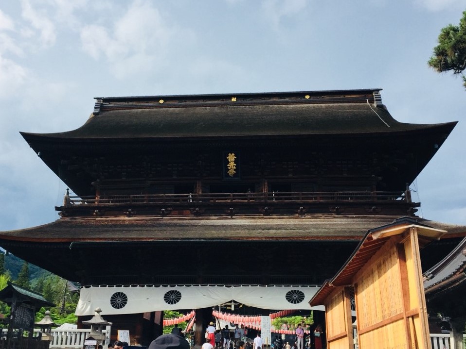 夏。地元。長野。善光寺*.。＊